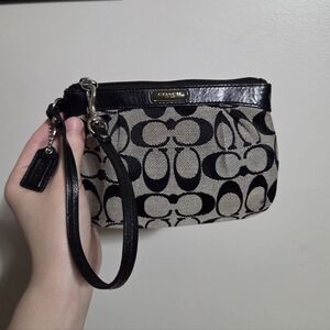 Y2K Coach Black/Grey Signature Fabric/Leather Pleated Wristlet